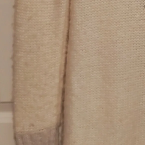 Bella Swan Breaking Dawn ALT Color Billabong Dharma Cardigan - Picture 5 of 15